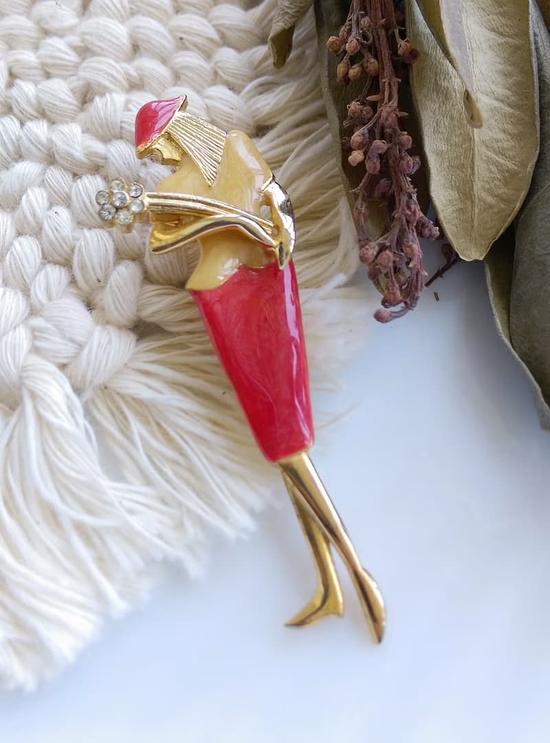 Vintage Jewelry 西洋古董飾品 抱花束的女人 別針