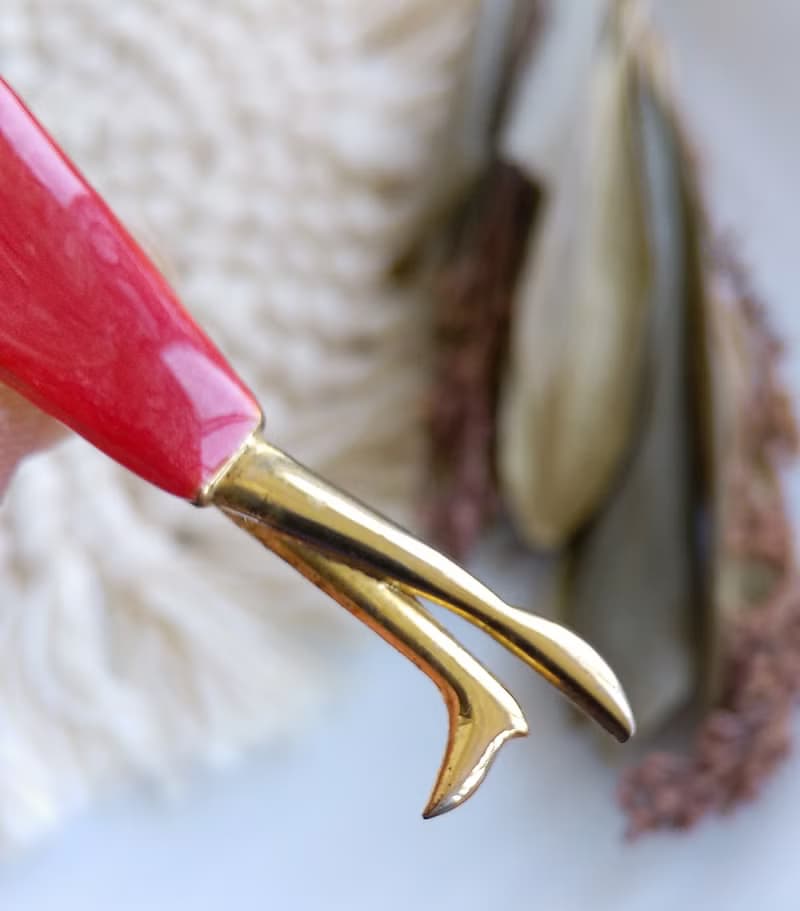 Vintage Jewelry 西洋古董飾品 抱花束的女人 別針