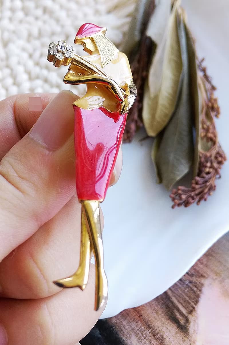 Vintage Jewelry 西洋古董飾品 抱花束的女人 別針