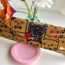 文青風環保筷袋  喵喵羅曼史 卡其黃  手作餐具袋.交換禮物.