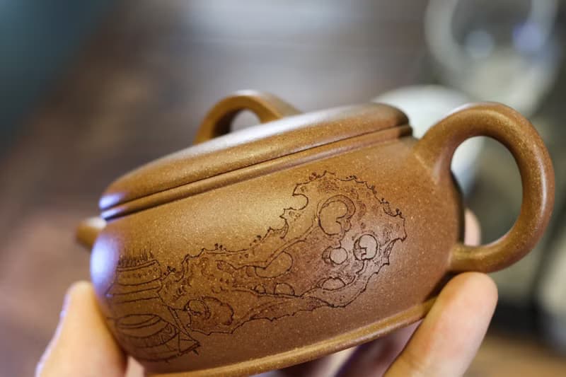送禮紫砂壺茶壺雅颂 老段泥  老段泥 140ml 刘素素作品  此壶口盖