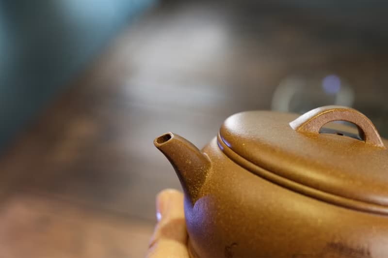 送禮紫砂壺茶壺雅颂 老段泥  老段泥 140ml 刘素素作品  此壶口盖