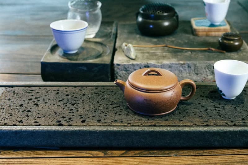 送禮紫砂壺茶壺雅颂 老段泥  老段泥 140ml 刘素素作品  此壶口盖