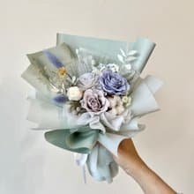 質感霧灰藍玫瑰永生花束