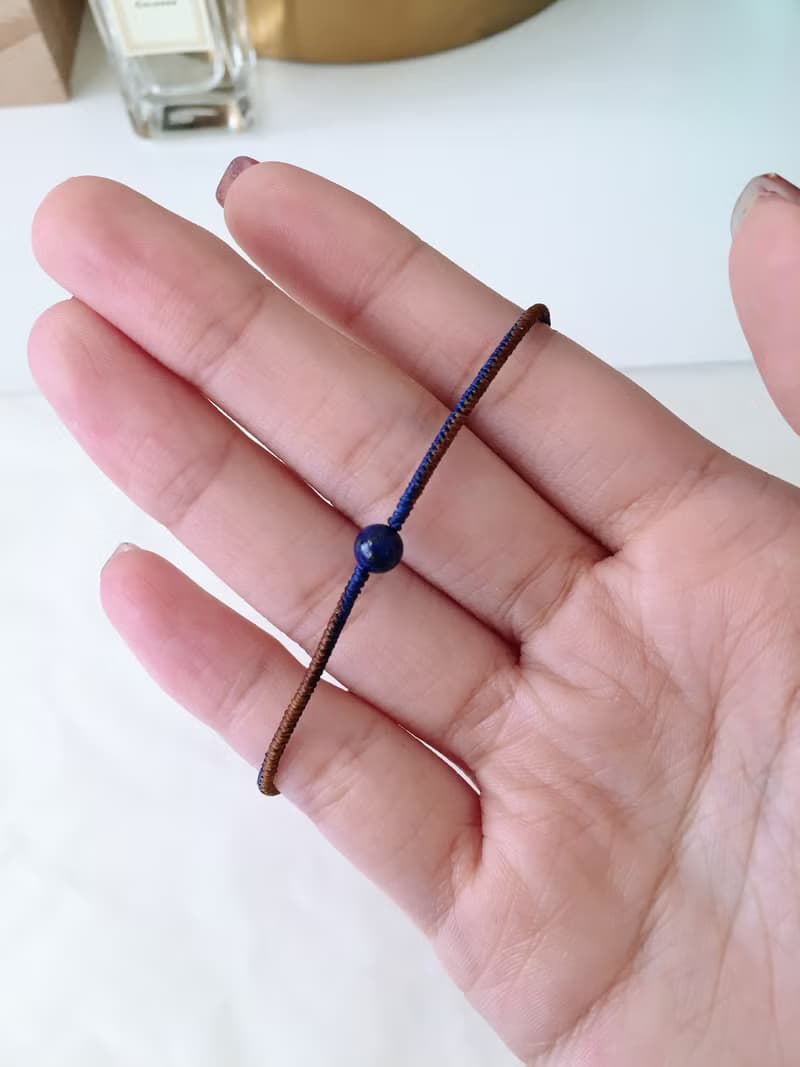 青金石 蠟線手環 極細 / 護身之石 帶珍珠耳環的女子 珍貴