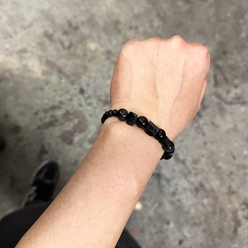 C happy 微笑黑色系水晶手鍊_保平安避邪擋煞