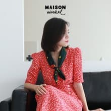 Maison Mistral 藝術家原創插畫天堂鳥系列  墨綠色絲巾真絲方巾