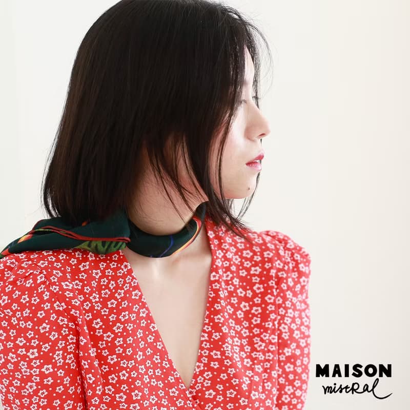 Maison Mistral 藝術家原創插畫天堂鳥系列  墨綠色絲巾真絲方巾