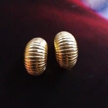 Vintage Jewelry 西洋古董飾品  MONET 金色調 寬C圈 夾式耳環