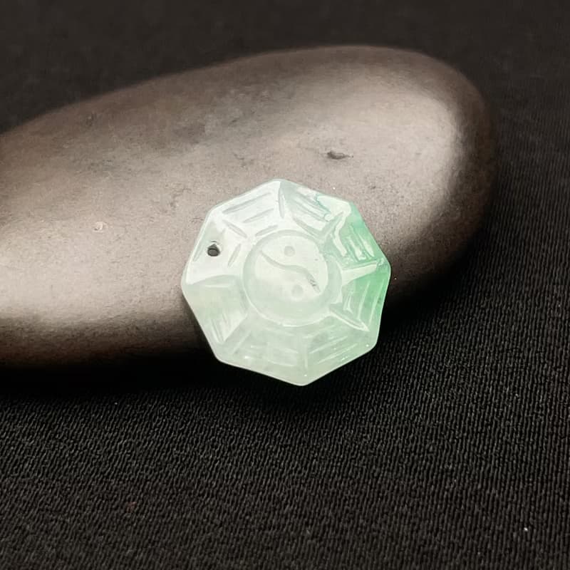 冰飄綠花翡翠八卦吊飾 | 天然緬甸玉翡翠A貨