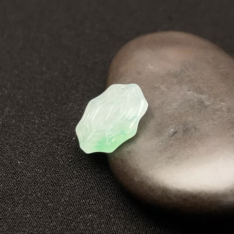 冰飄綠花翡翠八卦吊飾 | 天然緬甸玉翡翠A貨