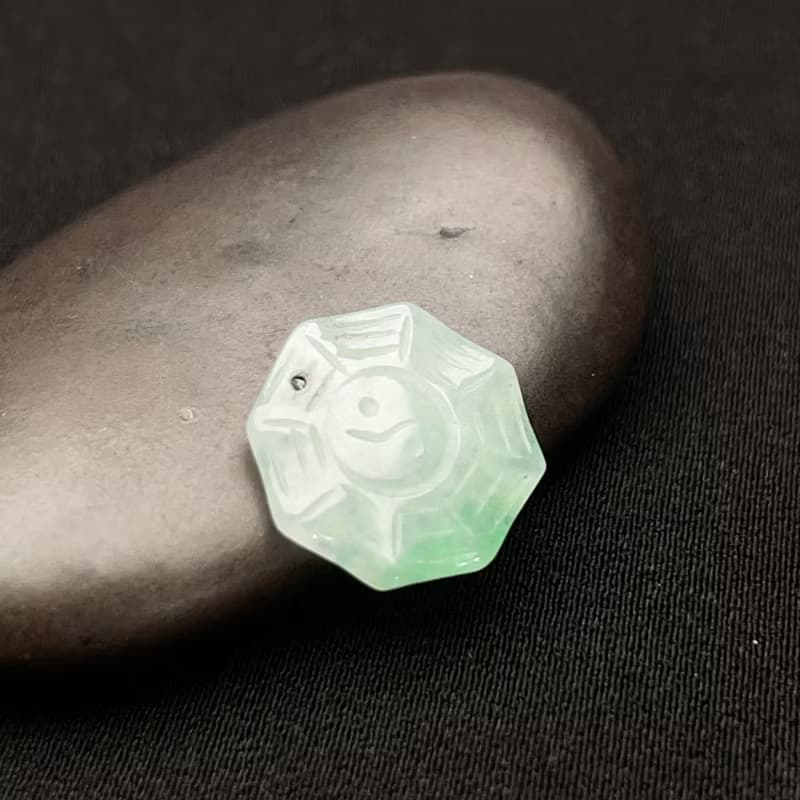 冰飄綠花翡翠八卦吊飾 | 天然緬甸玉翡翠A貨