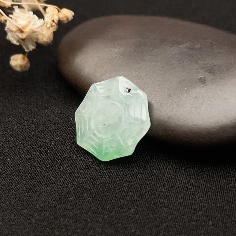 冰飄綠花翡翠八卦吊飾 | 天然緬甸玉翡翠A貨