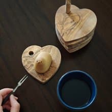 手工製橄欖木心形杯墊組