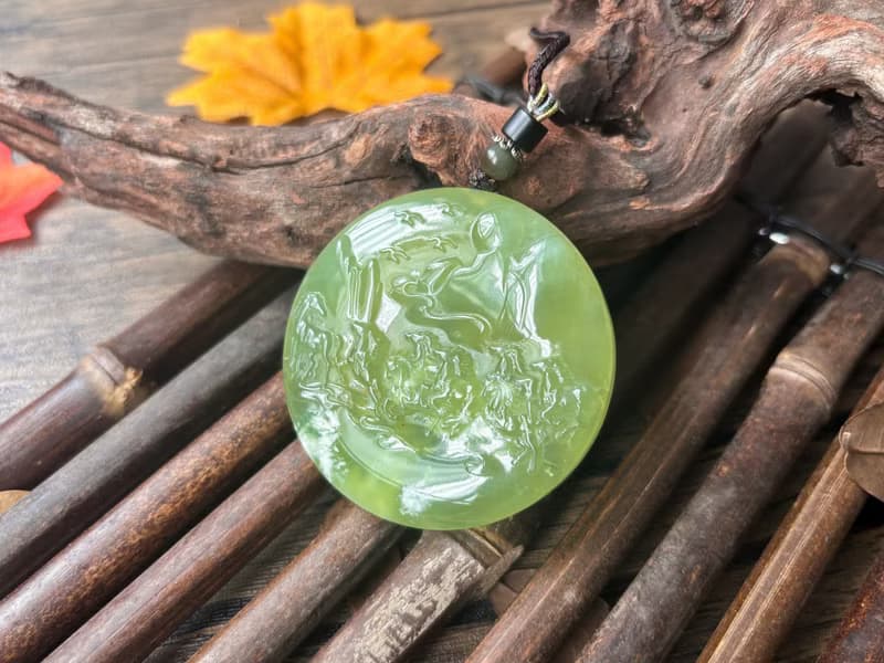 【一物一圖】天然岫玉 青提奶蓋山水雙面雕刻圓牌吊墜 手編繩項鍊