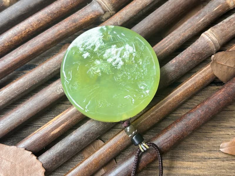 【一物一圖】天然岫玉 青提奶蓋山水雙面雕刻圓牌吊墜 手編繩項鍊