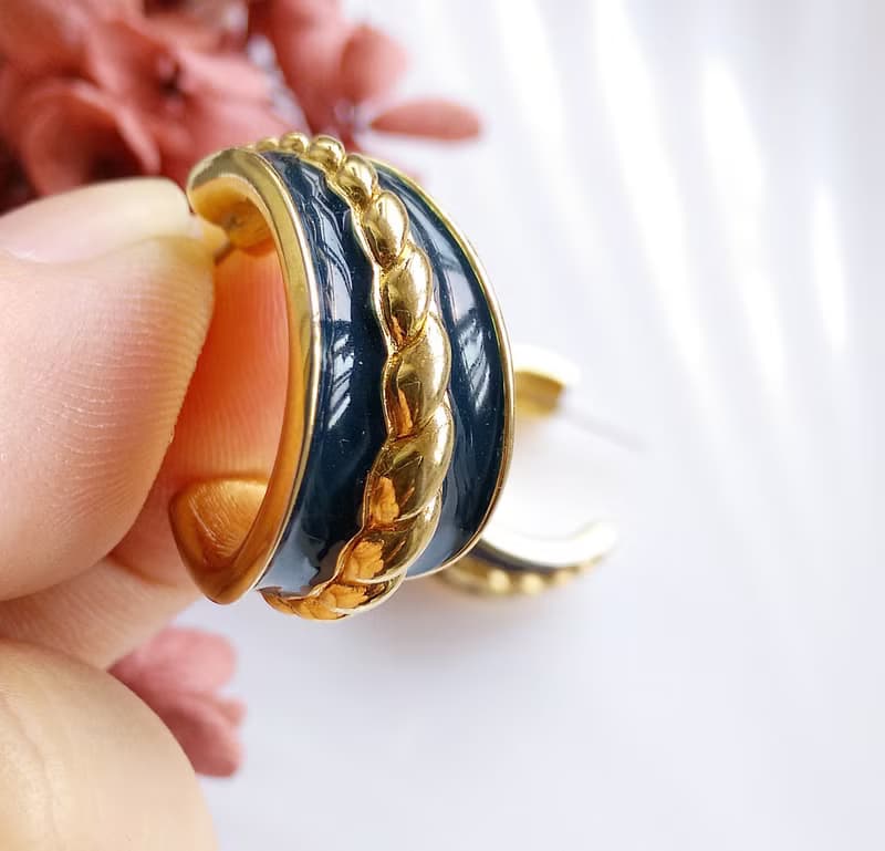 Vintage Jewelry 西洋古董飾品 MONET 摩登C圈 厚實 針式耳環
