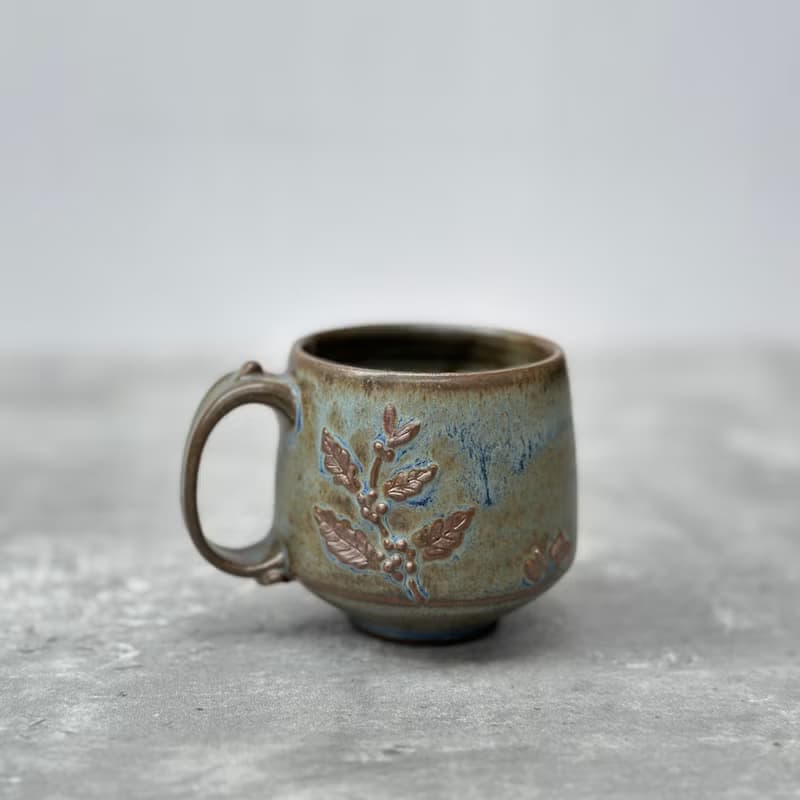 泥繪咖啡樹灰藍釉小陶杯