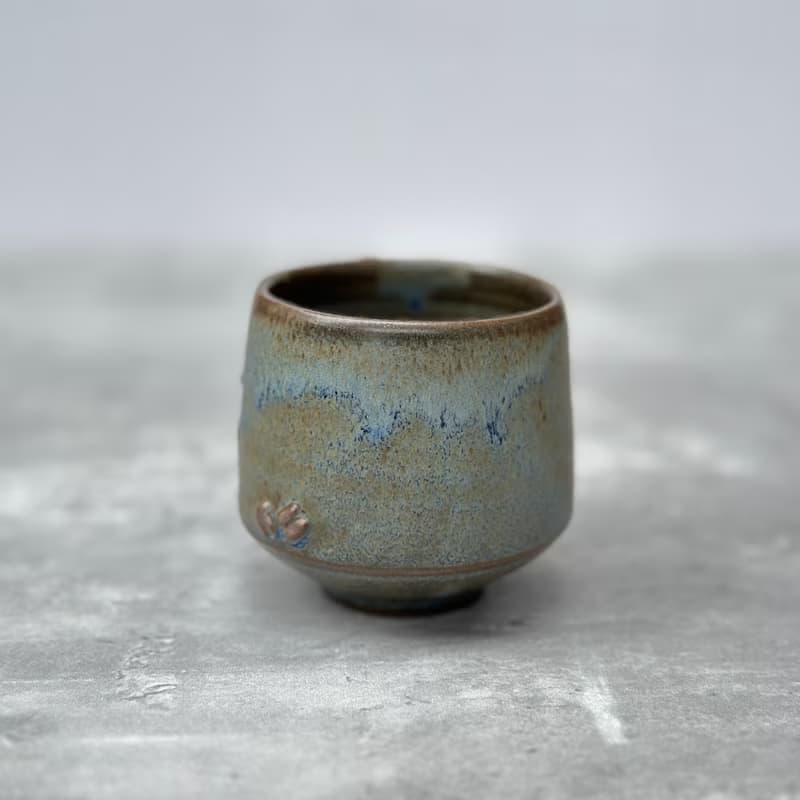 泥繪咖啡樹灰藍釉小陶杯