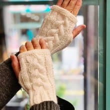 ChiChi手作-北歐雪白-麻花拇指手套