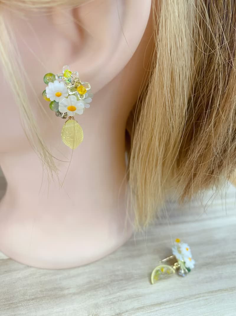 刺繡花配檸檬、耳環、耳夾