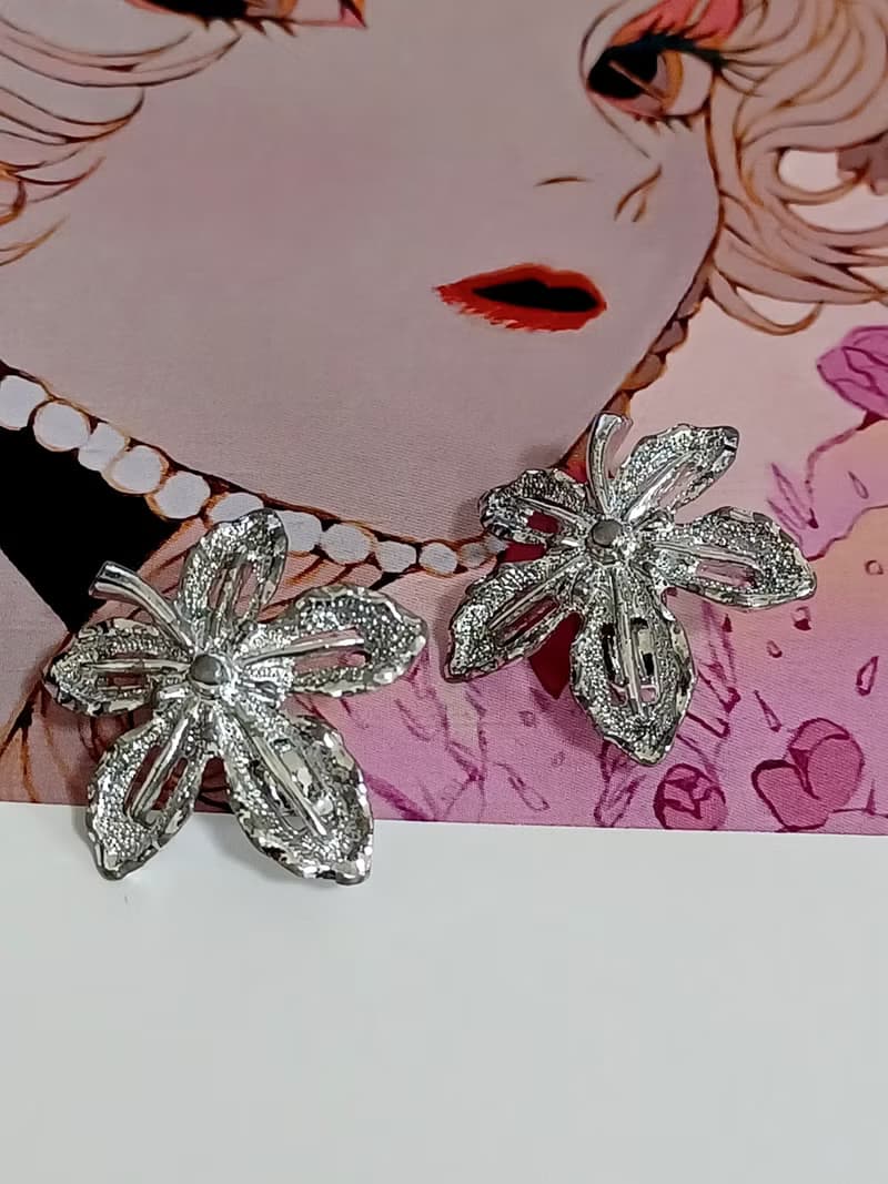 vintage jewelry SARAH COV 亮銀花卉夾式耳環