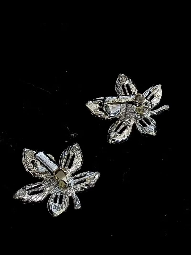vintage jewelry SARAH COV 亮銀花卉夾式耳環