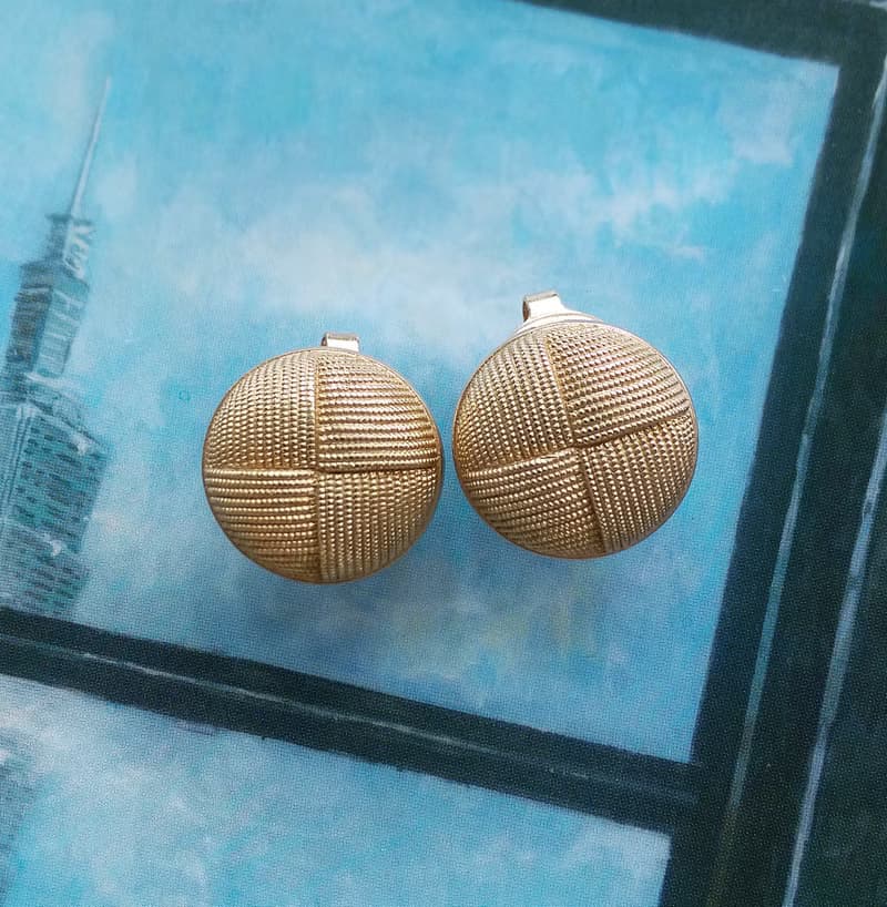 Vintage Jewelry 西洋古董飾品 AVON 小巧 都會摩登 夾式耳環