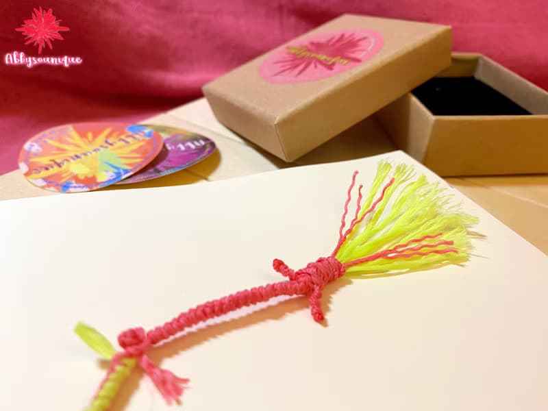 【預購】六角恐龍Hobby刺繡手編蠟線書夾