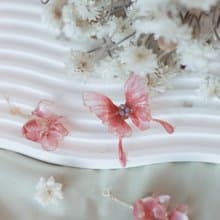 蝶戀  蝴蝶花球垂墜花可拆式 2way 不對稱耳環 水晶花 樹脂花