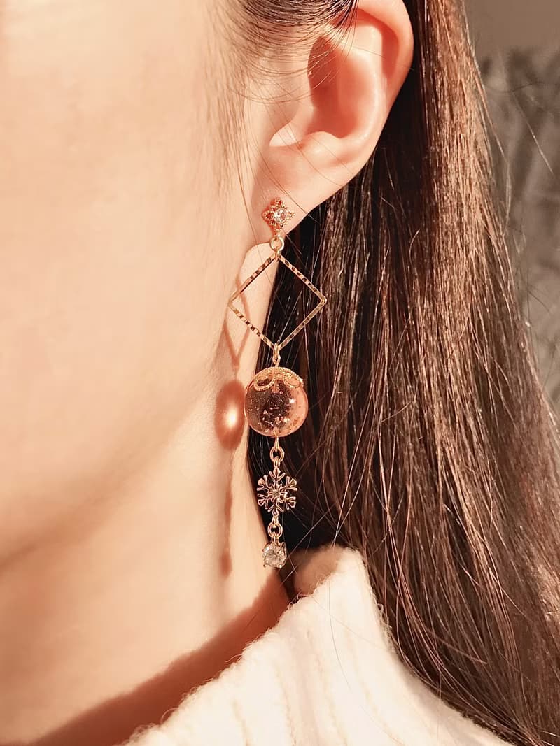 【Winter Collection】Season Wishes 粉色彩球耳環