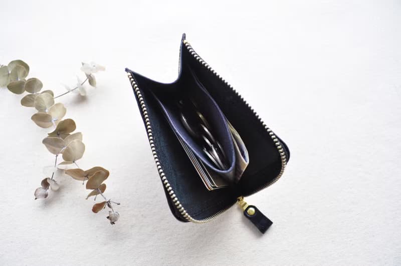 L型皮革拉鍊錢包-經典黑(鱷魚壓紋植鞣牛皮)