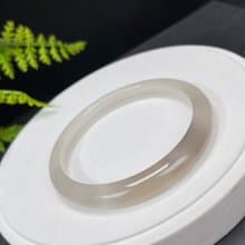 精品 漸變灰白瑪瑙手鐲 65MM 冰潤起光玉髓手環 清新寧靜平和保護