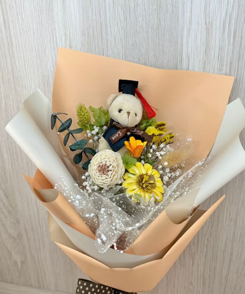 畢業季主題花卉 畢業熊/擴香索拉太陽花花束
