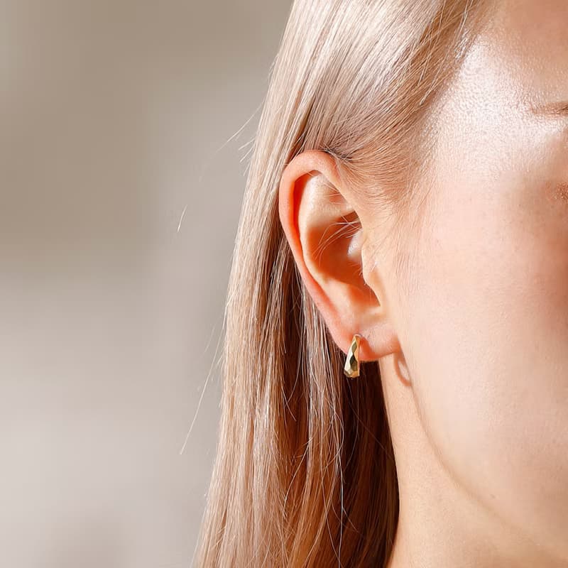 【Pinkoi限定商品】circle-sparkle smooth pierced earring　GD　ニッケルフリースムースピアス　フープピアス　ゴールド