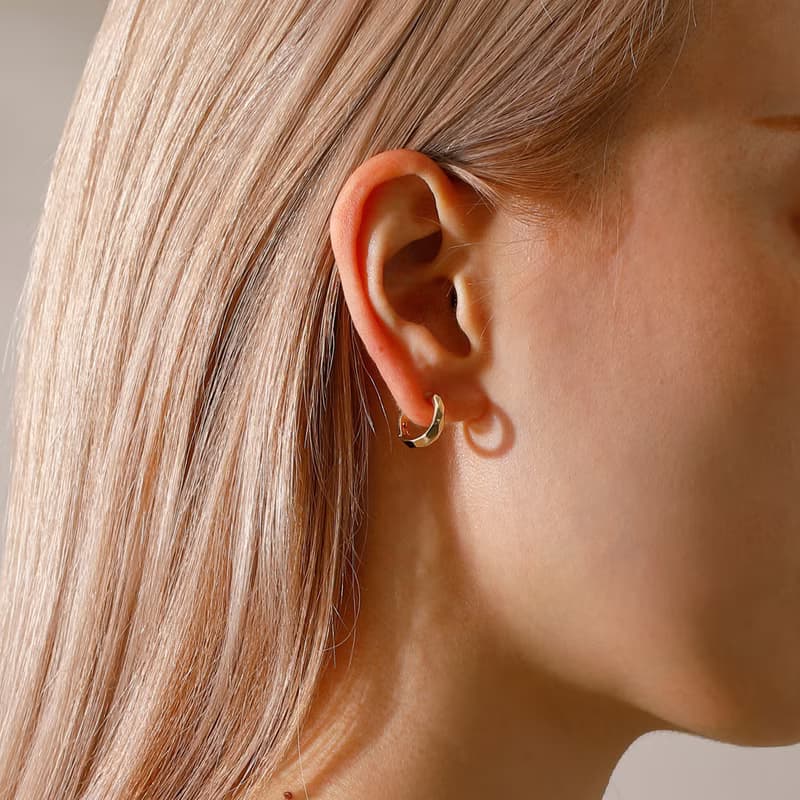 【Pinkoi限定商品】circle-sparkle smooth pierced earring　GD　ニッケルフリースムースピアス　フープピアス　ゴールド
