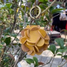 植鞣牛皮繡花球球鑰匙圈 -鮮豔黃 情人節 婚禮小物 吊飾 畢業禮物