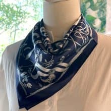 50cm角_silkscarf_キツツキの森柄のシルクスカーフ　ChristalART