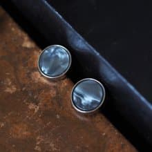 限量－鈕扣系列－扁圓流光耳環 灰
