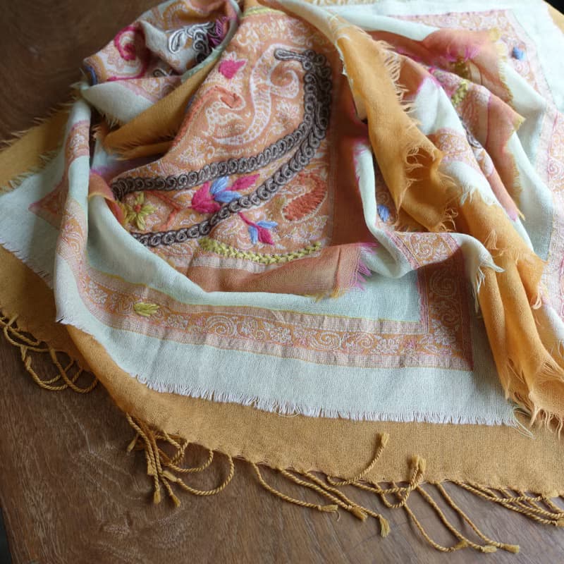 手工刺繡・水煮羊毛披肩圍巾・居家掛毯