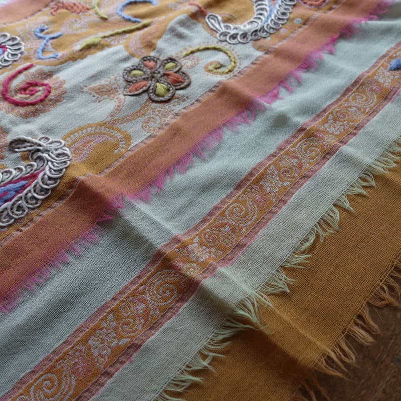 手工刺繡・水煮羊毛披肩圍巾・居家掛毯