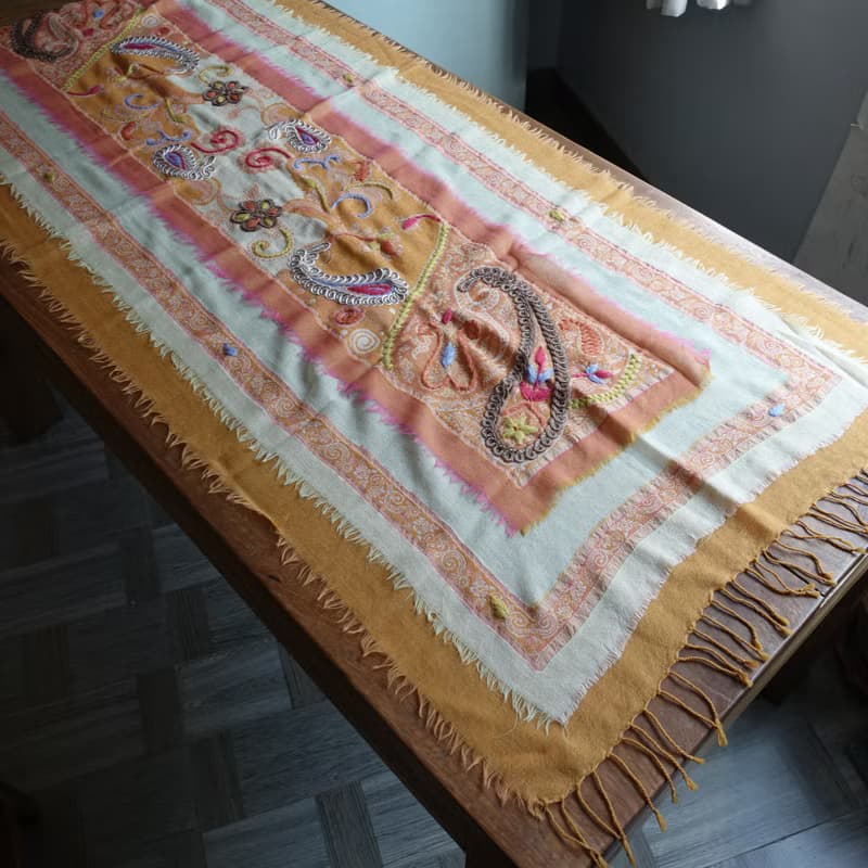 手工刺繡・水煮羊毛披肩圍巾・居家掛毯