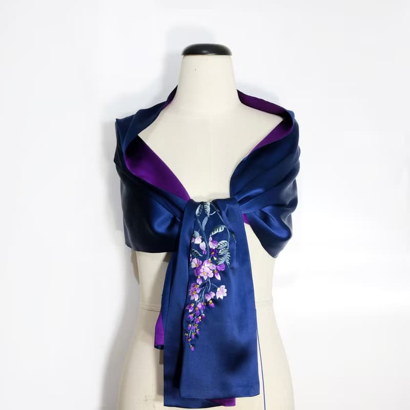 【母親節禮盒】日本紫藤紫檀花刺繡釘珠真絲圍巾絲巾