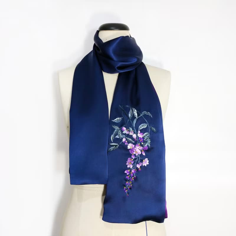 【母親節禮盒】日本紫藤紫檀花刺繡釘珠真絲圍巾絲巾