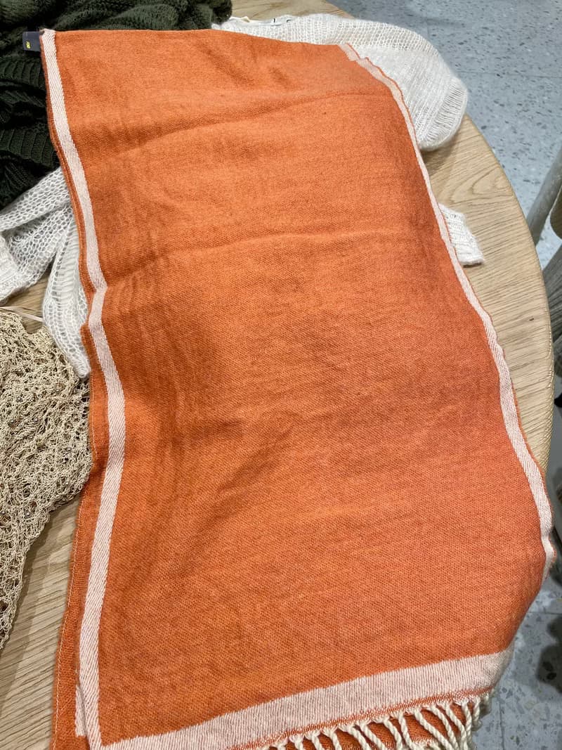 Fendi中古橙色羊毛頸巾