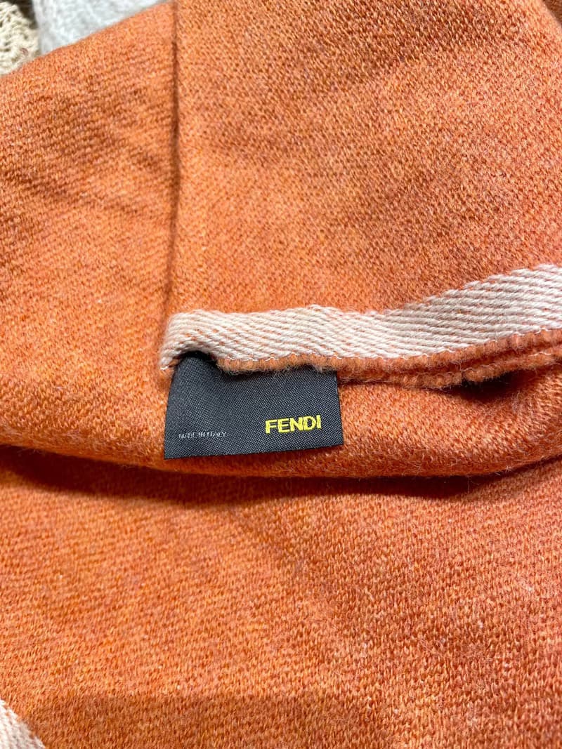 Fendi中古橙色羊毛頸巾