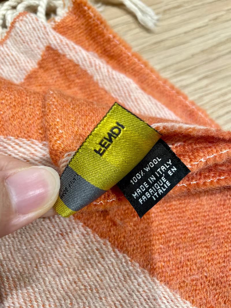 Fendi中古橙色羊毛頸巾