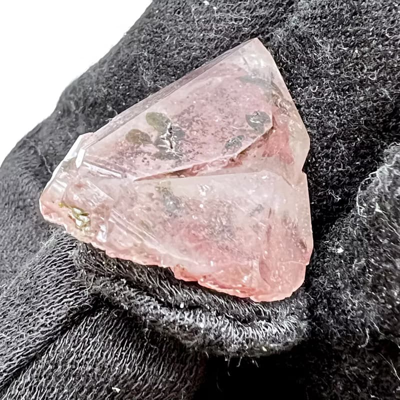 山丘。 原礦  療癒  一圖一物 擺件 淨化 l 花園水晶共生綠簾石 l