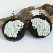 白色北極熊刺繡耳環動物愛好者的十字繡木製首飾手工製作的女士禮