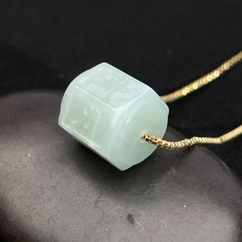 【萬事亨通】冰綠路路通雕花吊飾  | 天然緬甸玉翡翠A貨 | 送禮